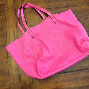 Gap large carry all leather tote - gently used